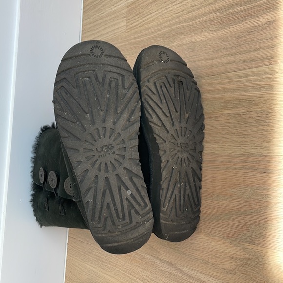 UGG Bailey Button Triplet Boot - Picture 2 of 3